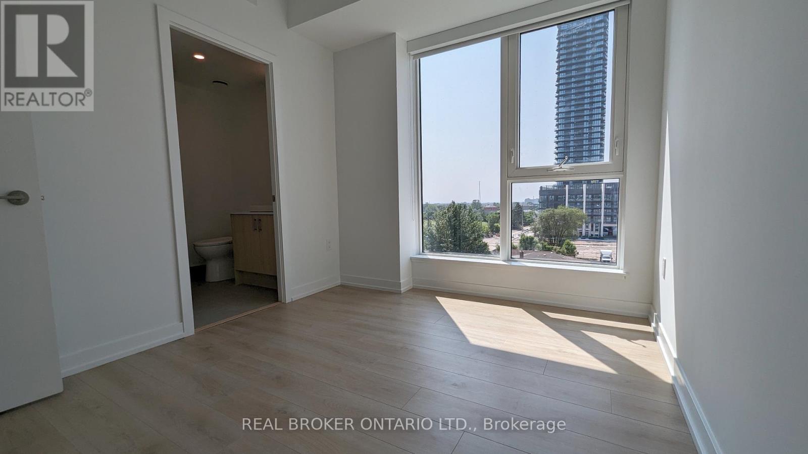 Photo 3 of 515 1195 The Queensway, Toronto ON