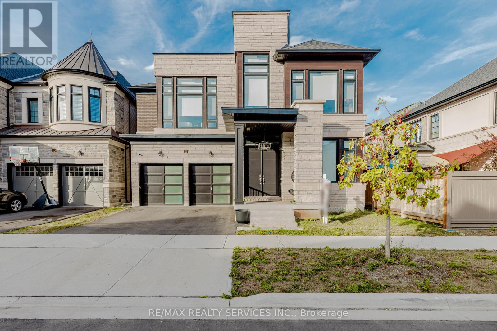 Photo 1 of 1217 Ironbridge Road, Oakville ON