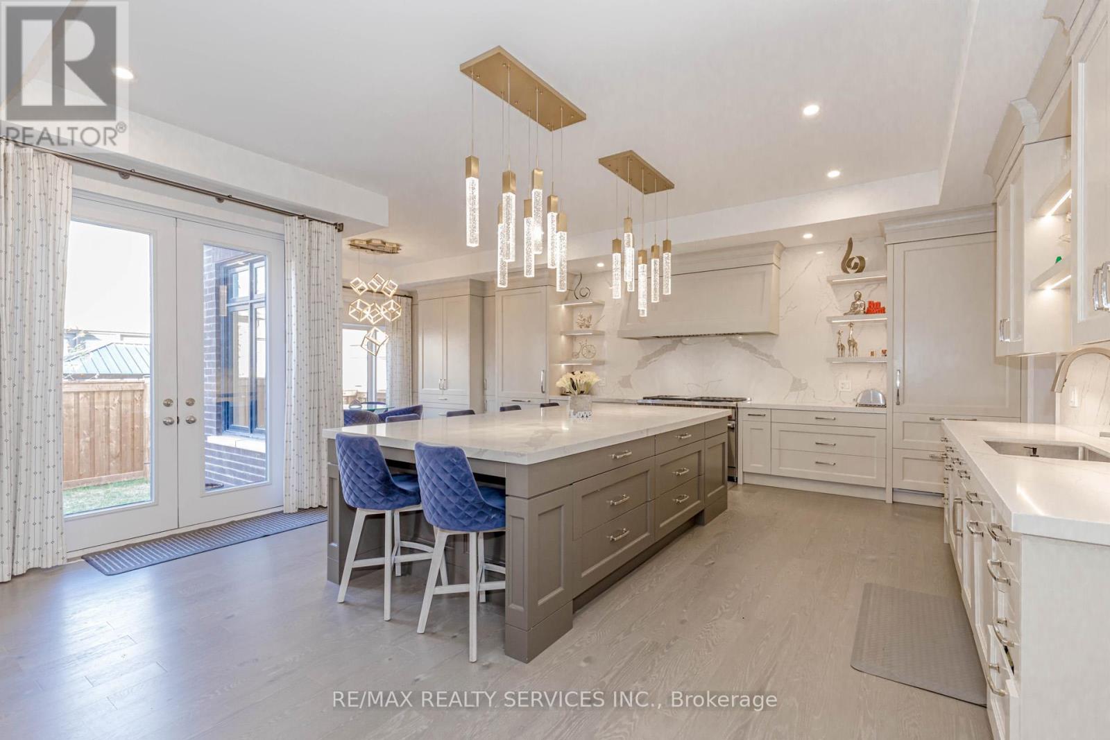 Photo 11 of 1217 Ironbridge Road, Oakville ON