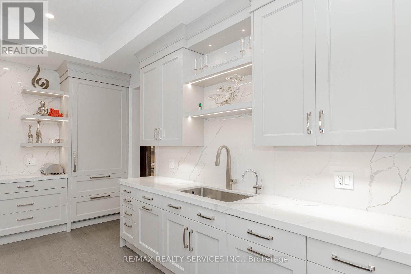 Photo 13 of 1217 Ironbridge Road, Oakville ON