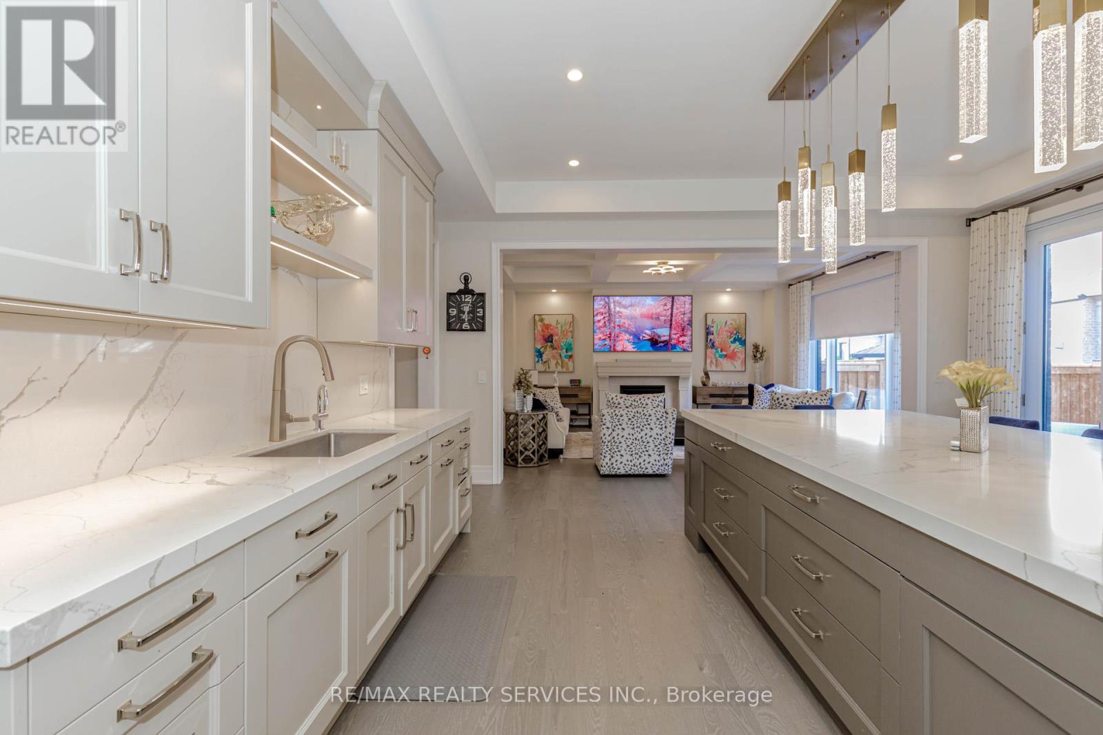 Photo 16 of 1217 Ironbridge Road, Oakville ON