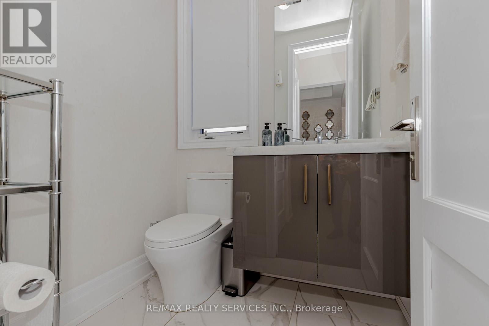 Photo 19 of 1217 Ironbridge Road, Oakville ON