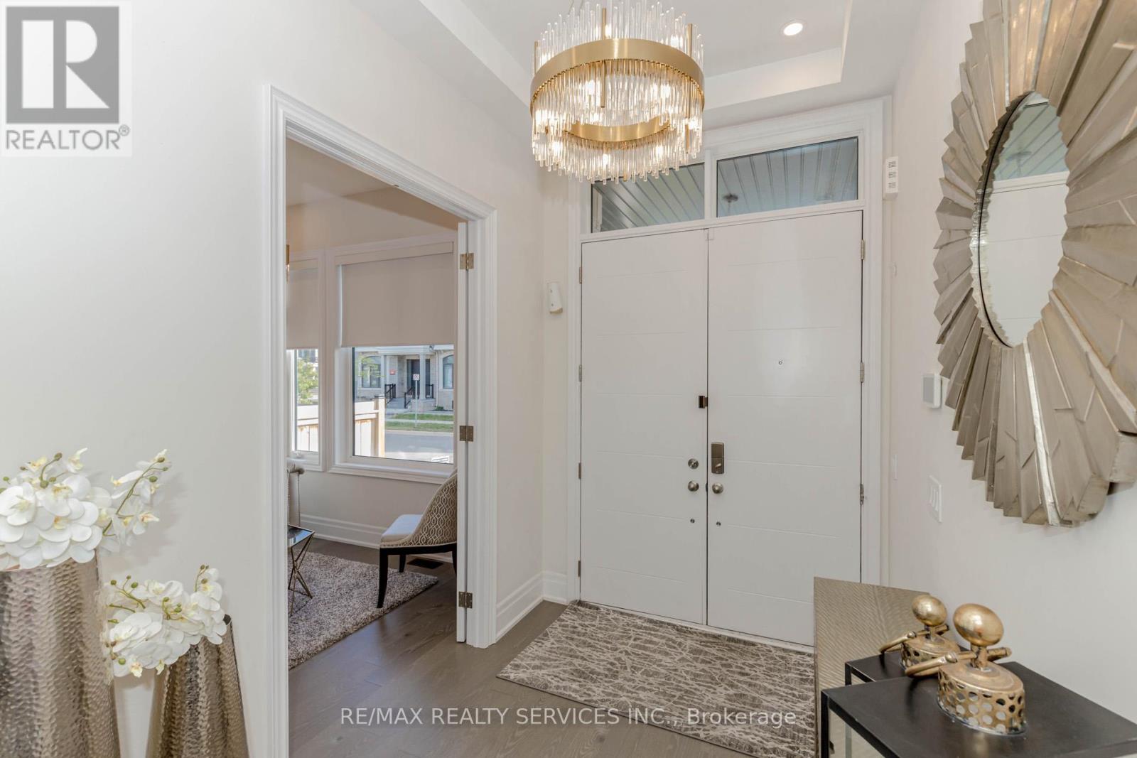 Photo 2 of 1217 Ironbridge Road, Oakville ON