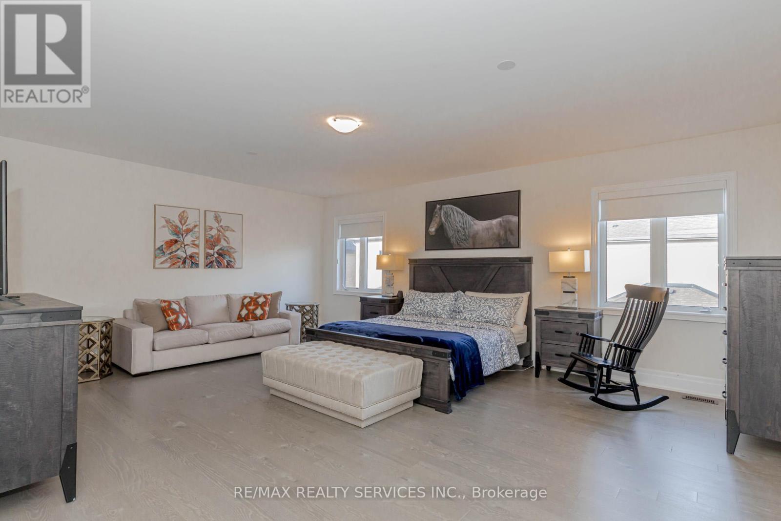 Photo 21 of 1217 Ironbridge Road, Oakville ON