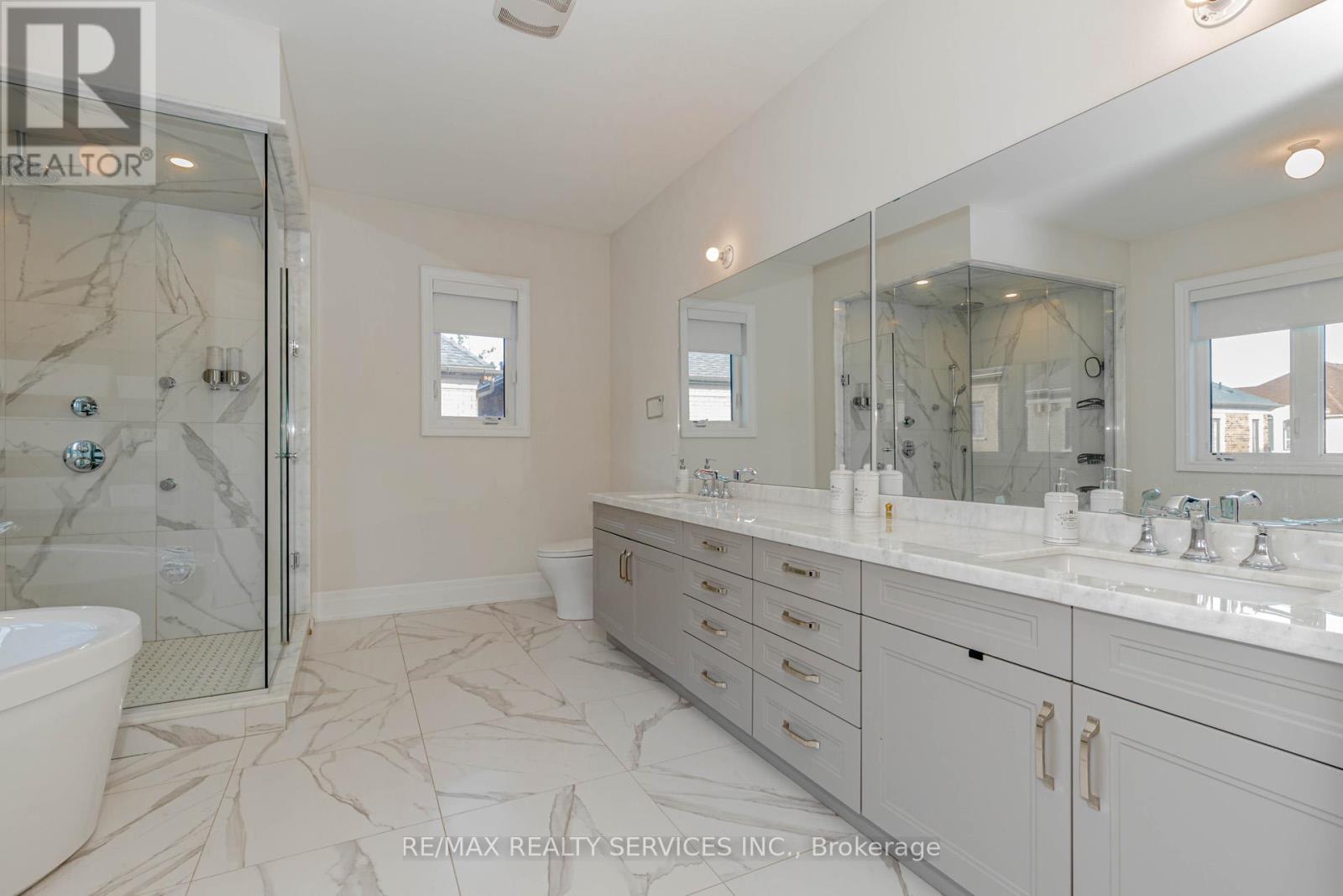 Photo 24 of 1217 Ironbridge Road, Oakville ON