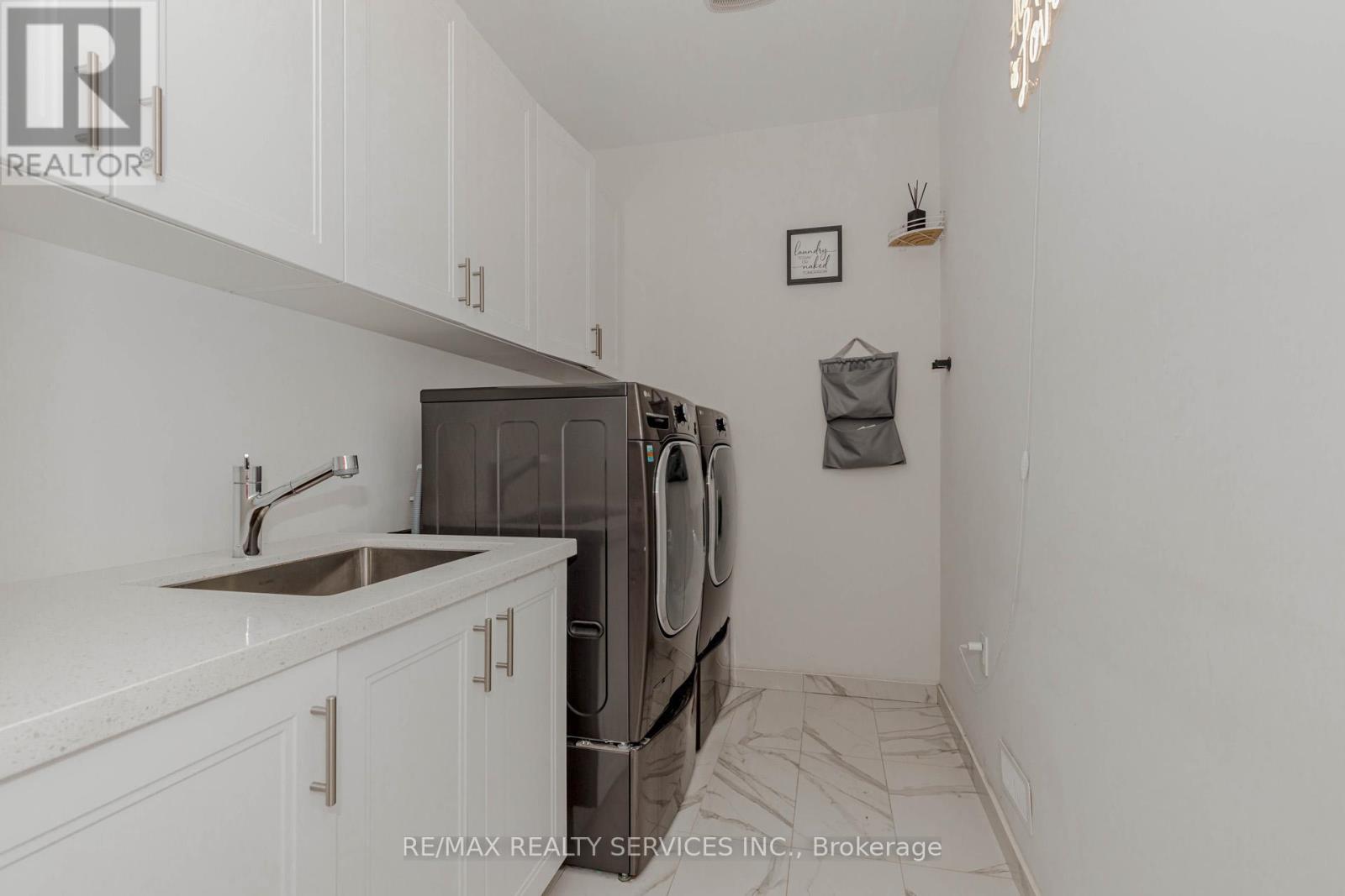 Photo 34 of 1217 Ironbridge Road, Oakville ON