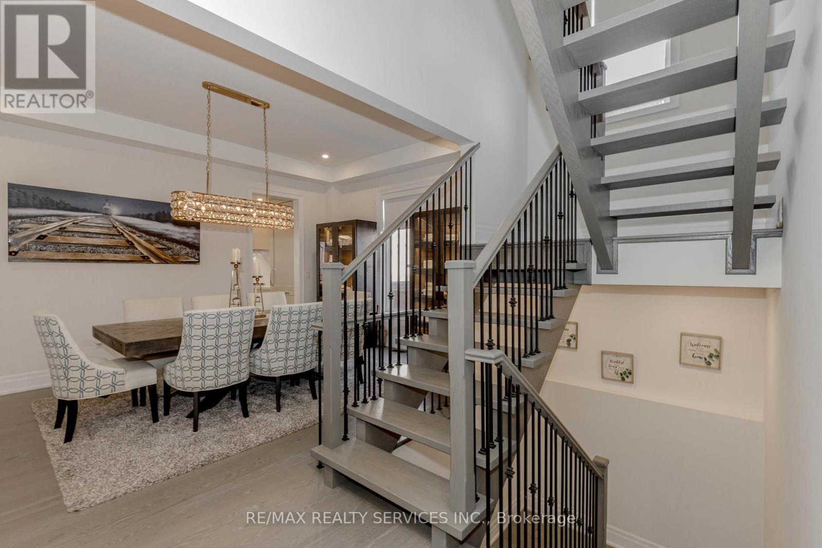 Photo 6 of 1217 Ironbridge Road, Oakville ON