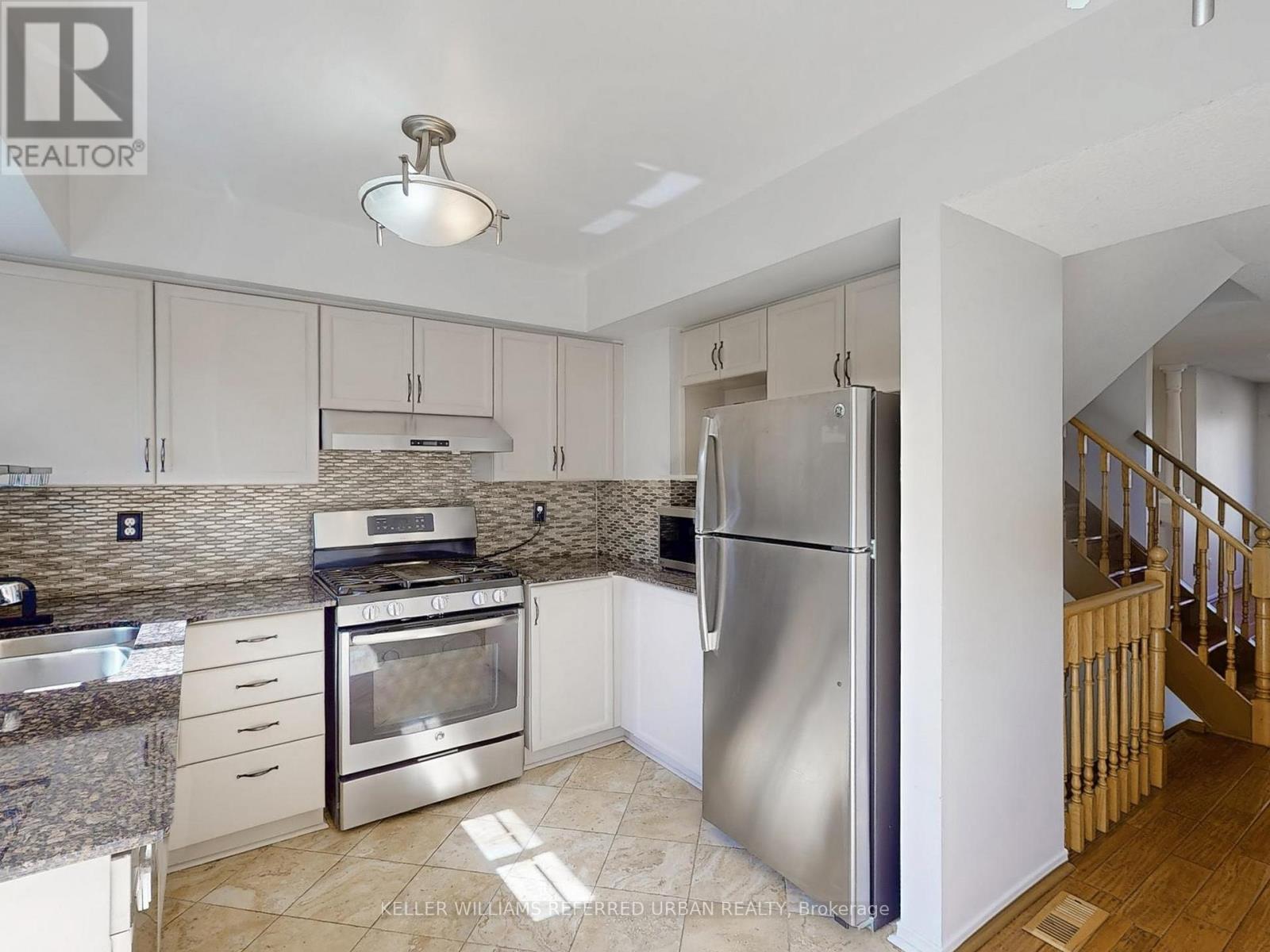 Photo 11 of 32 1050 Bristol Road, Mississauga ON