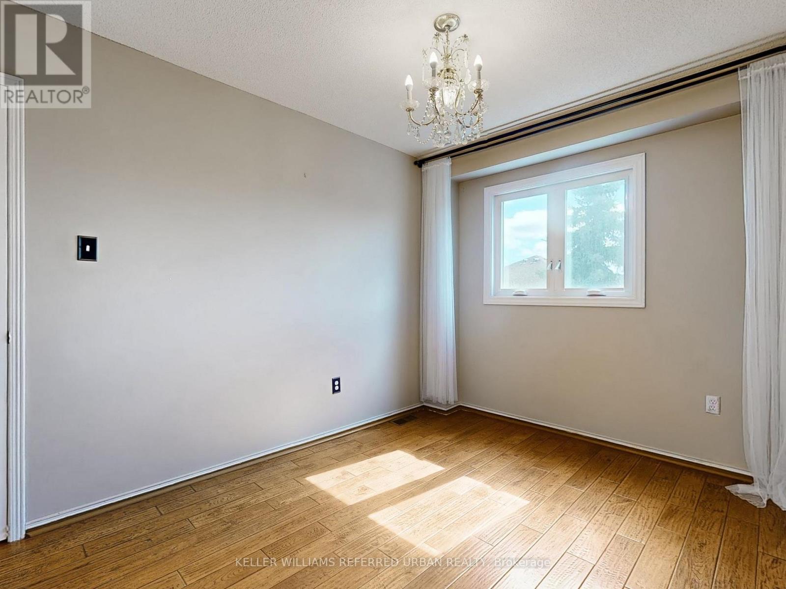 Photo 20 of 32 1050 Bristol Road, Mississauga ON
