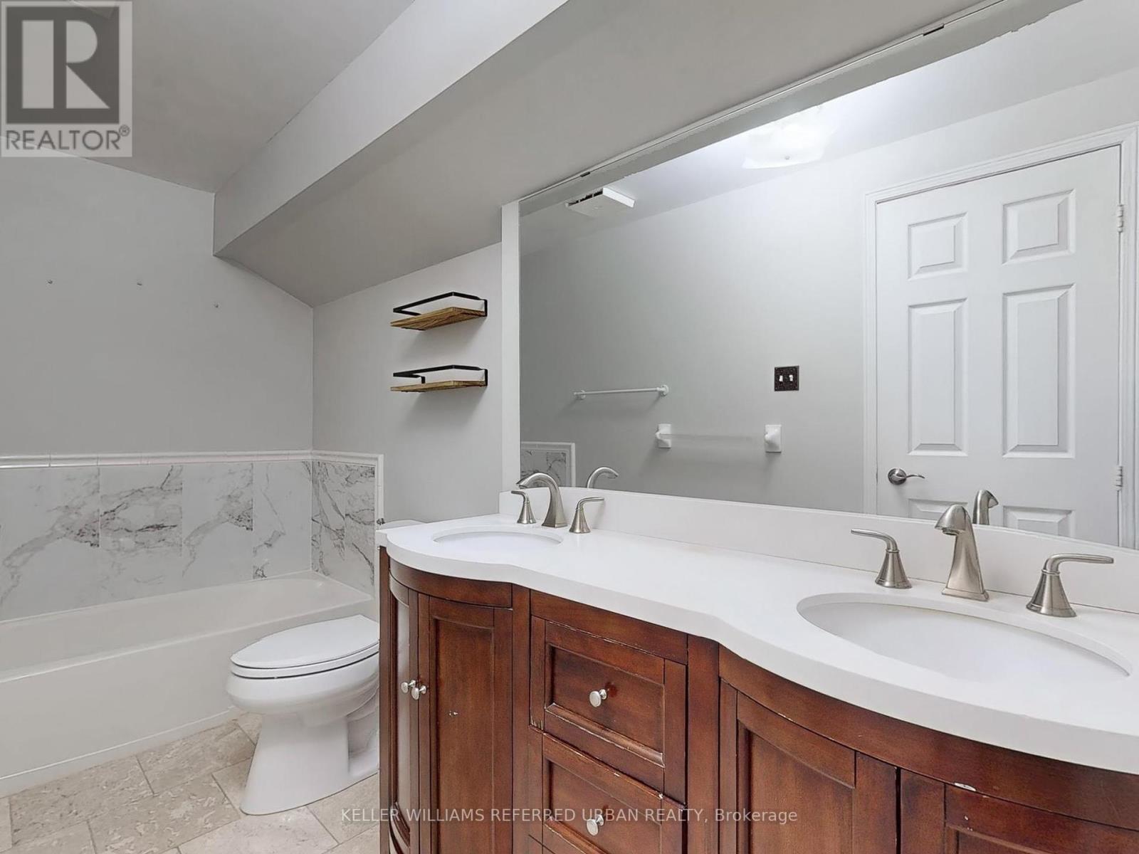 Photo 36 of 32 1050 Bristol Road, Mississauga ON