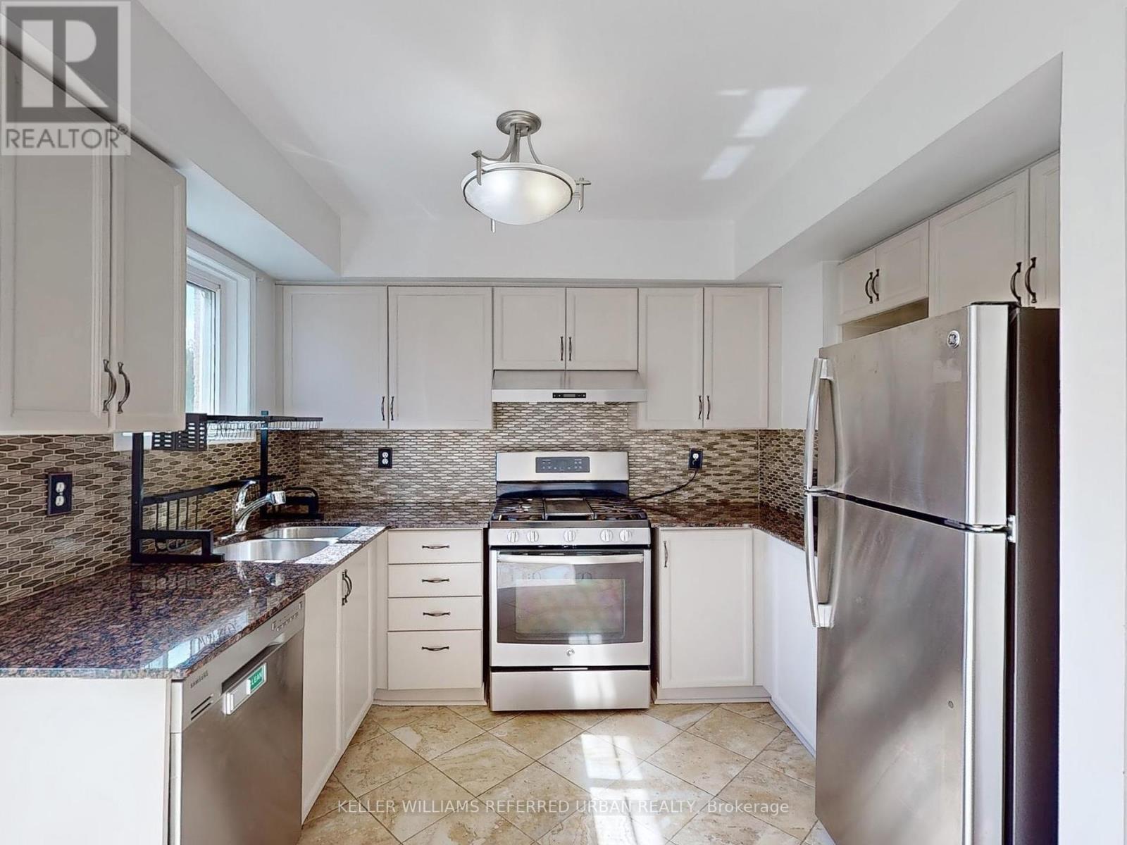 Photo 9 of 32 1050 Bristol Road, Mississauga ON