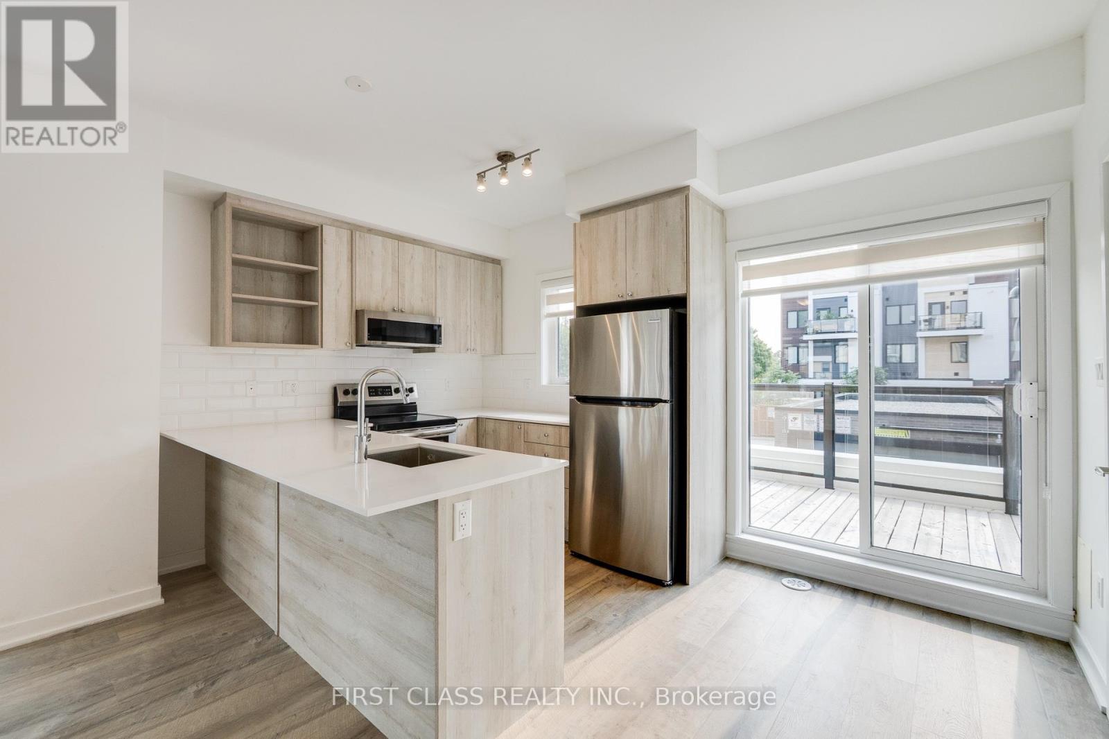 Photo 11 of 5 100 Stanley Green Boulevard, Toronto ON