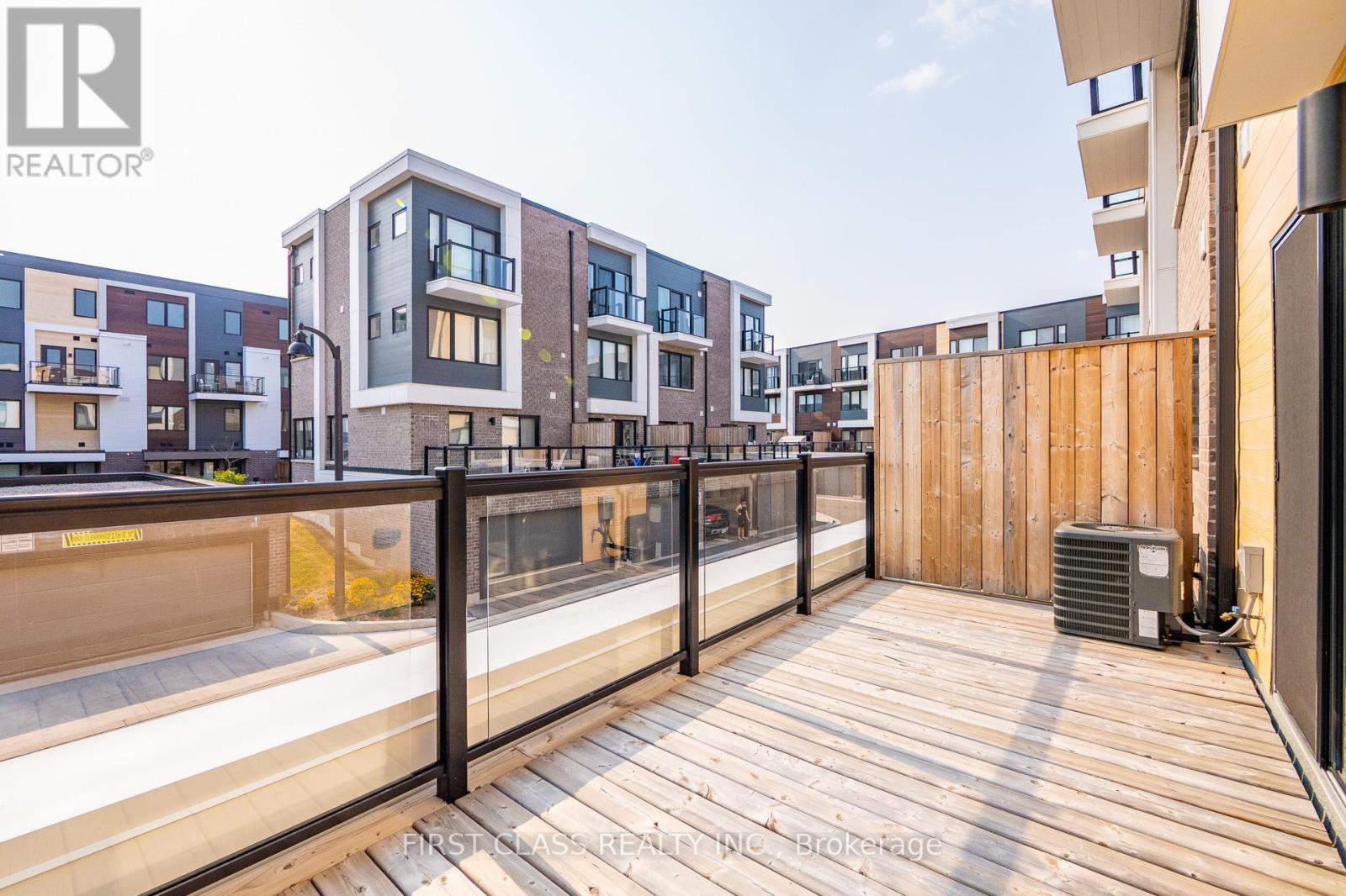 Photo 21 of 5 100 Stanley Green Boulevard, Toronto ON