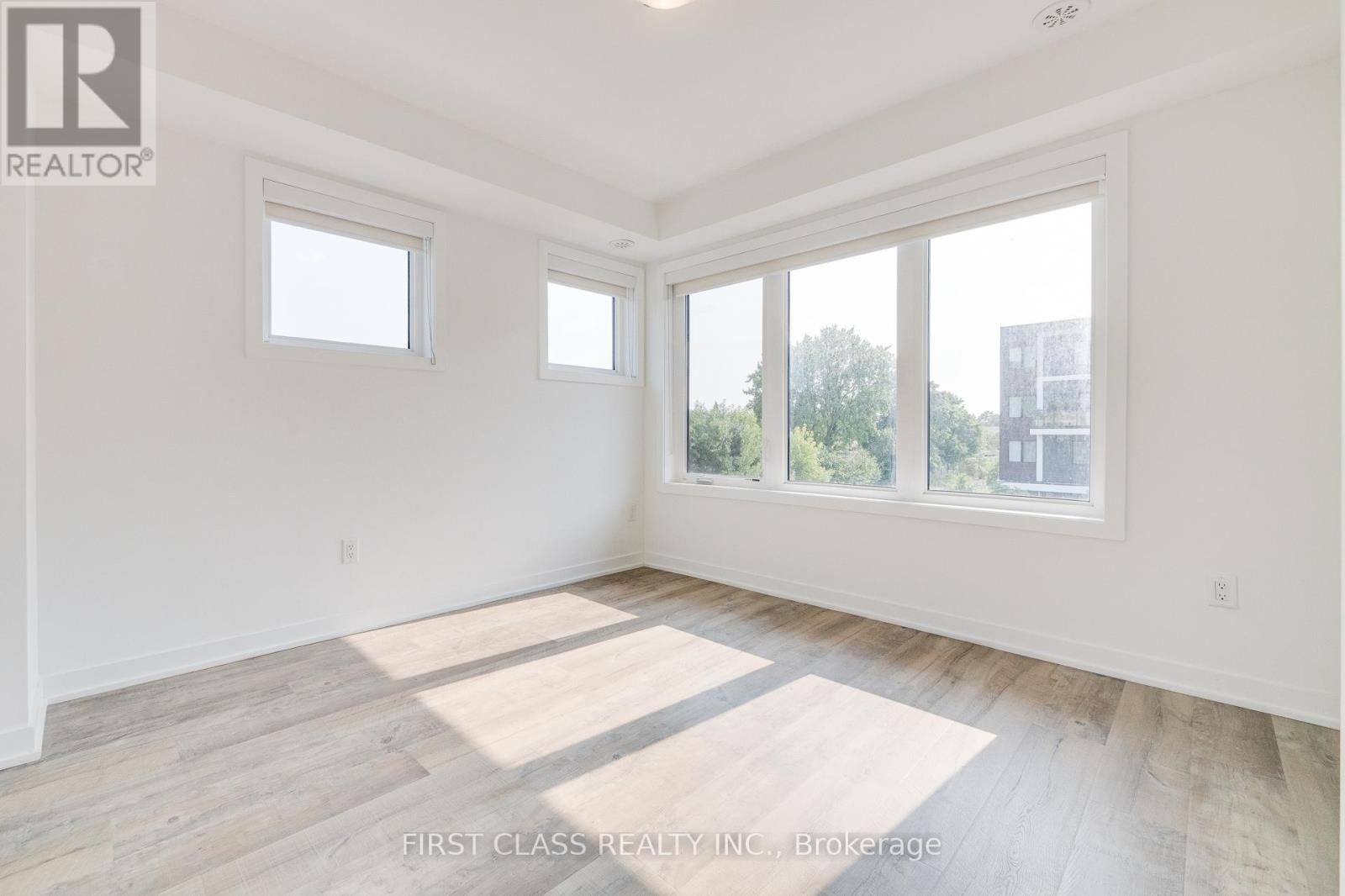 Photo 23 of 5 100 Stanley Green Boulevard, Toronto ON