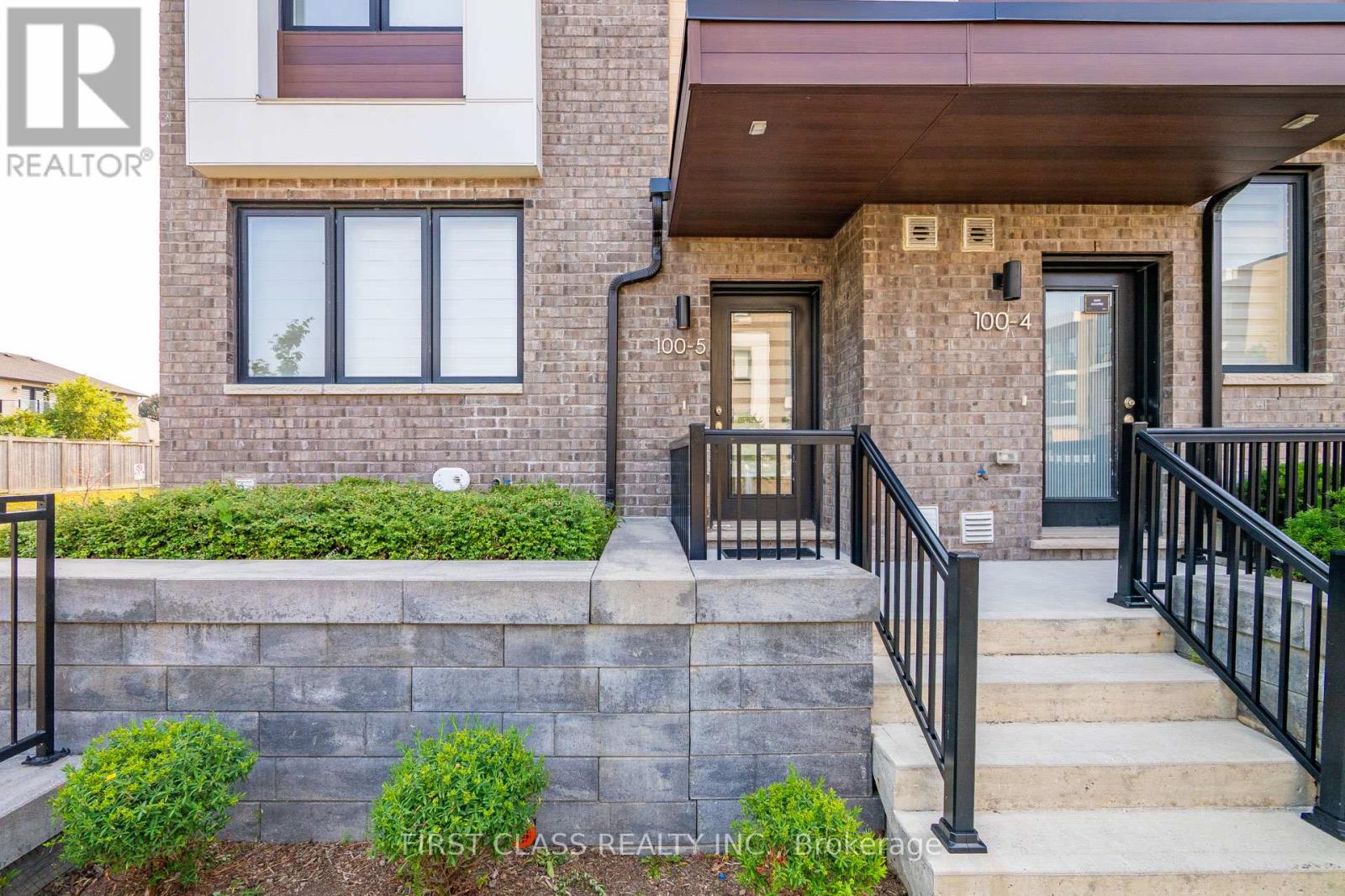 Photo 5 of 5 100 Stanley Green Boulevard, Toronto ON