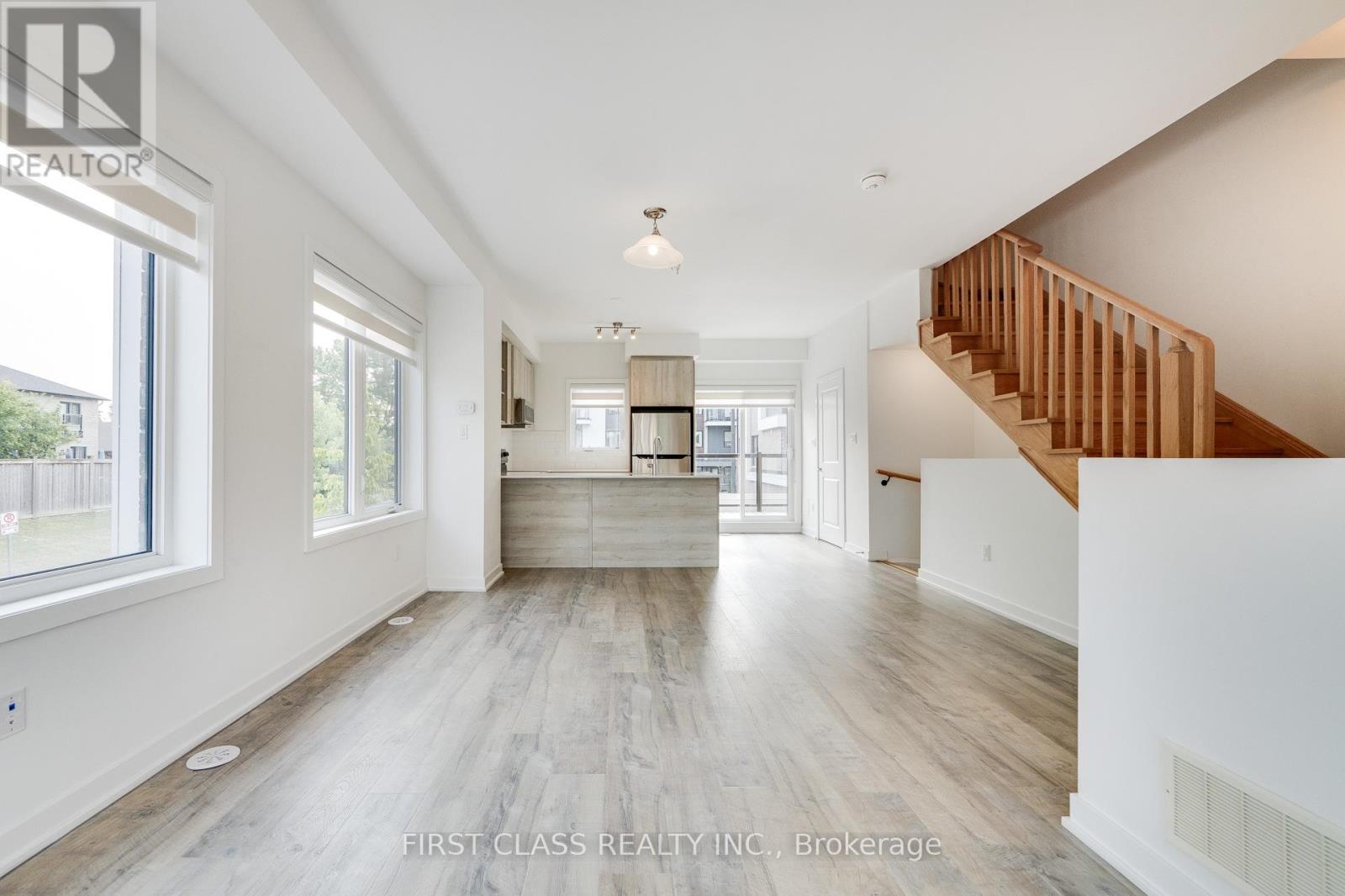 Photo 9 of 5 100 Stanley Green Boulevard, Toronto ON