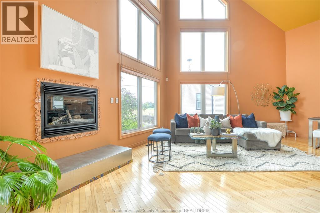 Photo 36 of 535 Erie South, Essex ON
