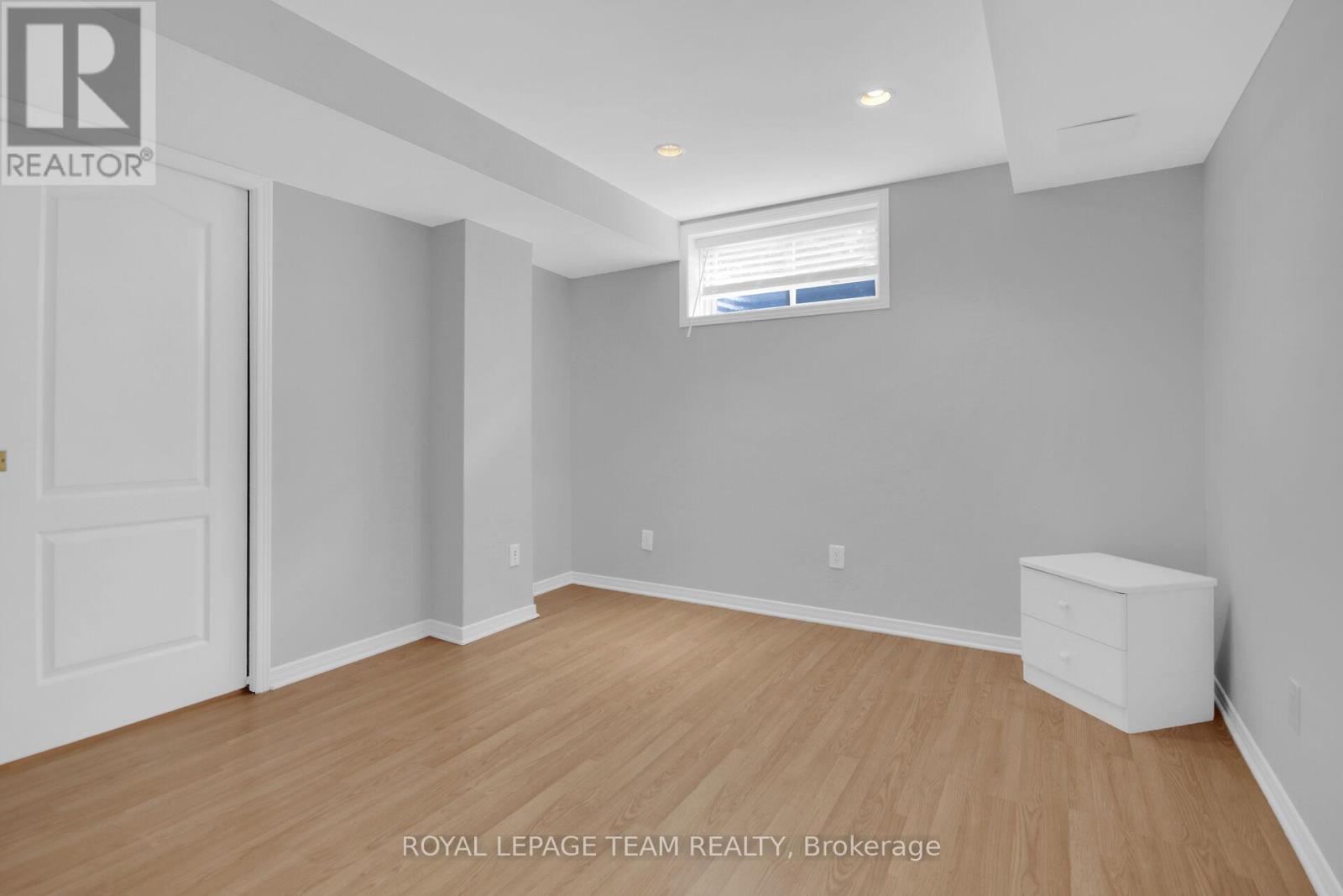 Photo 26 of 9 Weaver Crescent, Ottawa ON