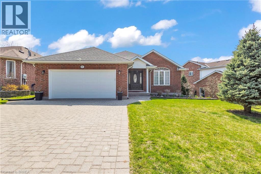 Photo 2 of 67 Concord Street, Fonthill ON