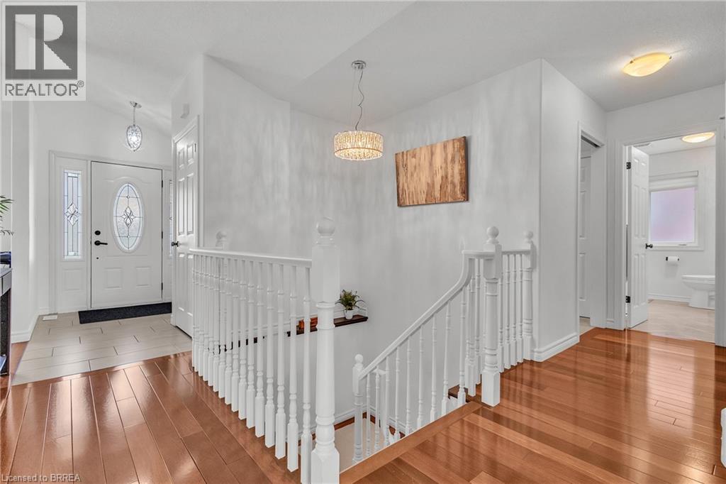 Photo 24 of 67 Concord Street, Fonthill ON