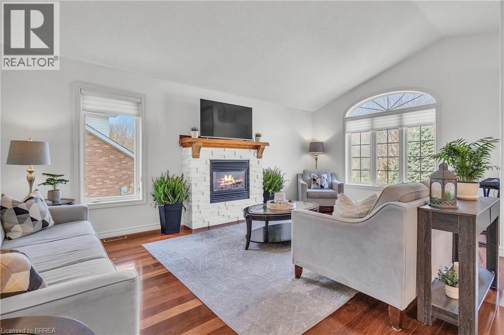 Photo 21 of 67 Concord Street, Fonthill ON