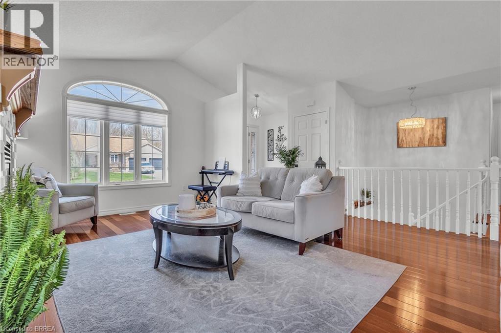 Photo 22 of 67 Concord Street, Fonthill ON