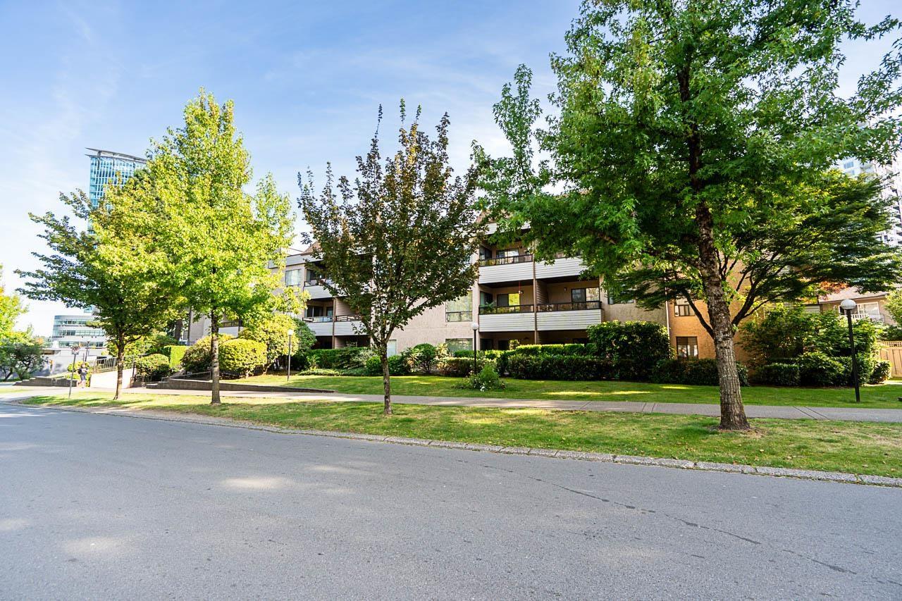 Photo 31 of 306 13344 102 A Avenue, Surrey BC