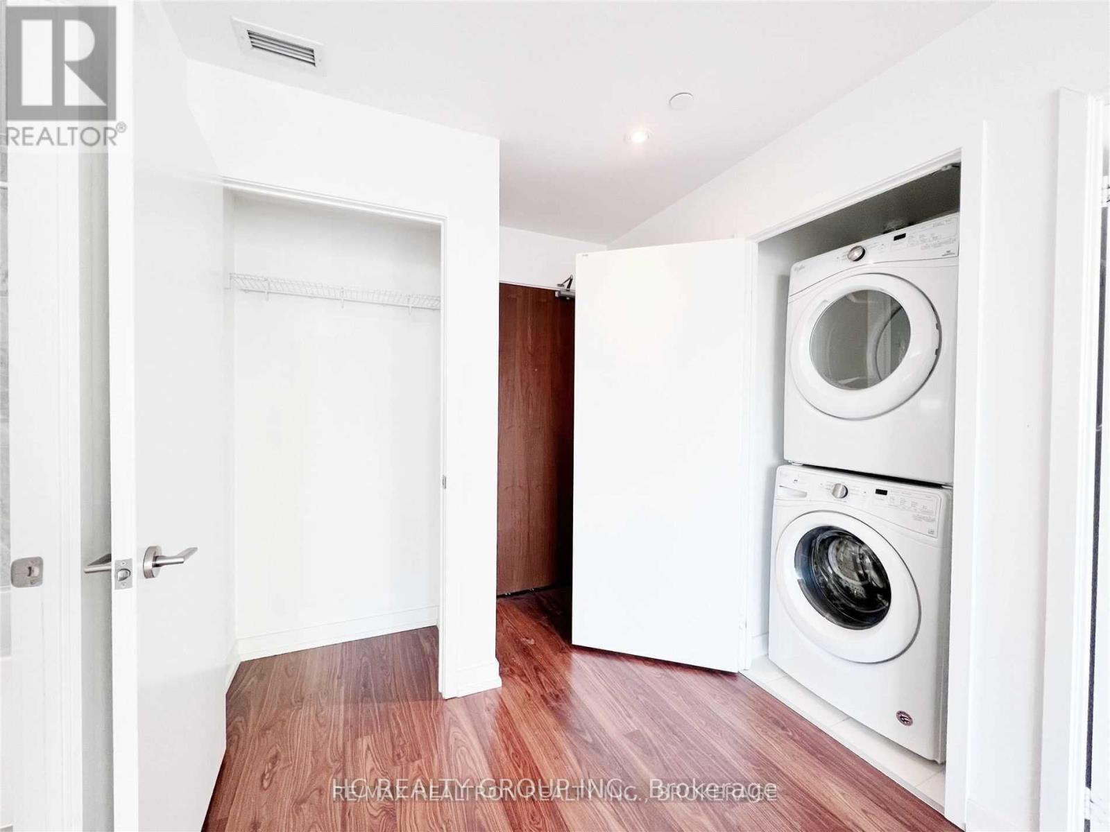 Photo 3 of 3507 115 Mcmahon Drive, Toronto ON