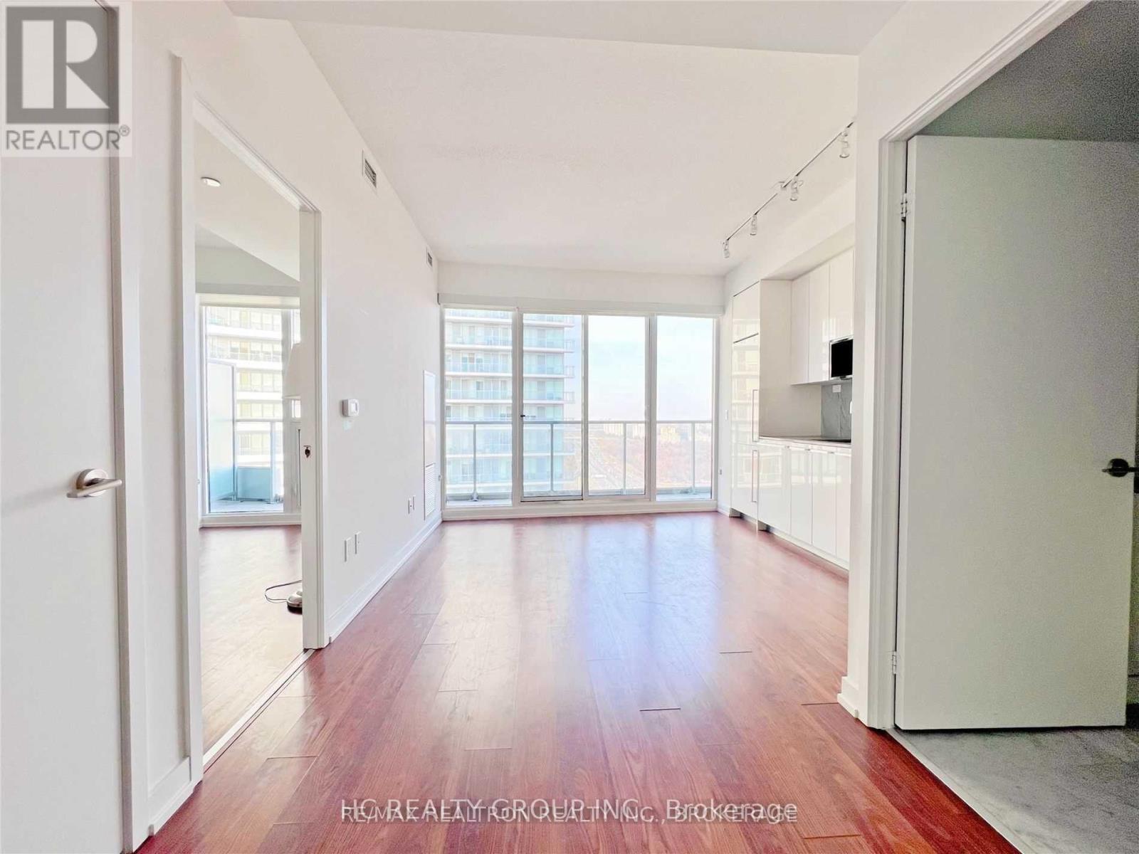 Photo 4 of 3507 115 Mcmahon Drive, Toronto ON