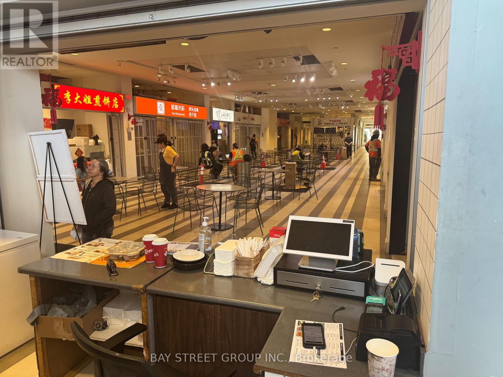 Photo 2 of 139 4750 Yonge Street, Toronto ON