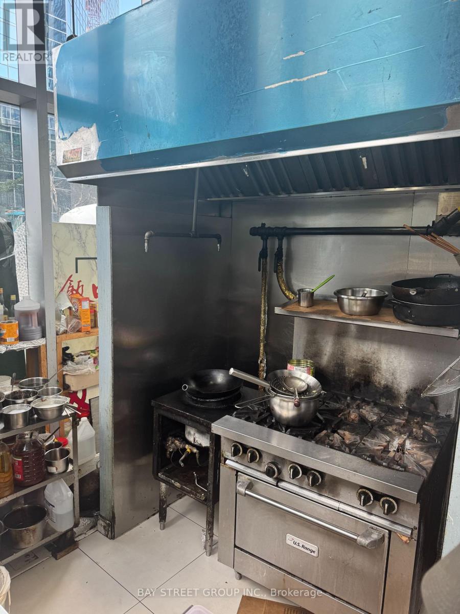 Photo 5 of 139 4750 Yonge Street, Toronto ON
