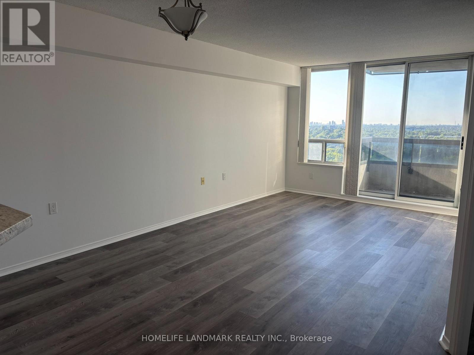 Photo 5 of 1810 35 Finch Avenue E, Toronto ON