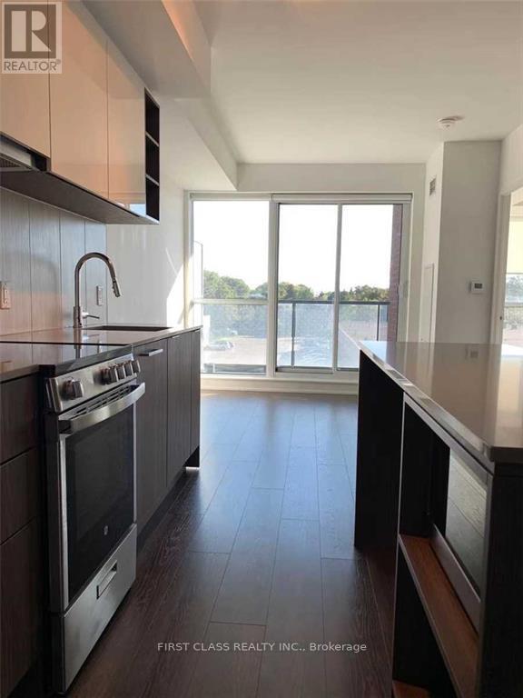 Photo 4 of 311 31 Tippett Road, Toronto ON
