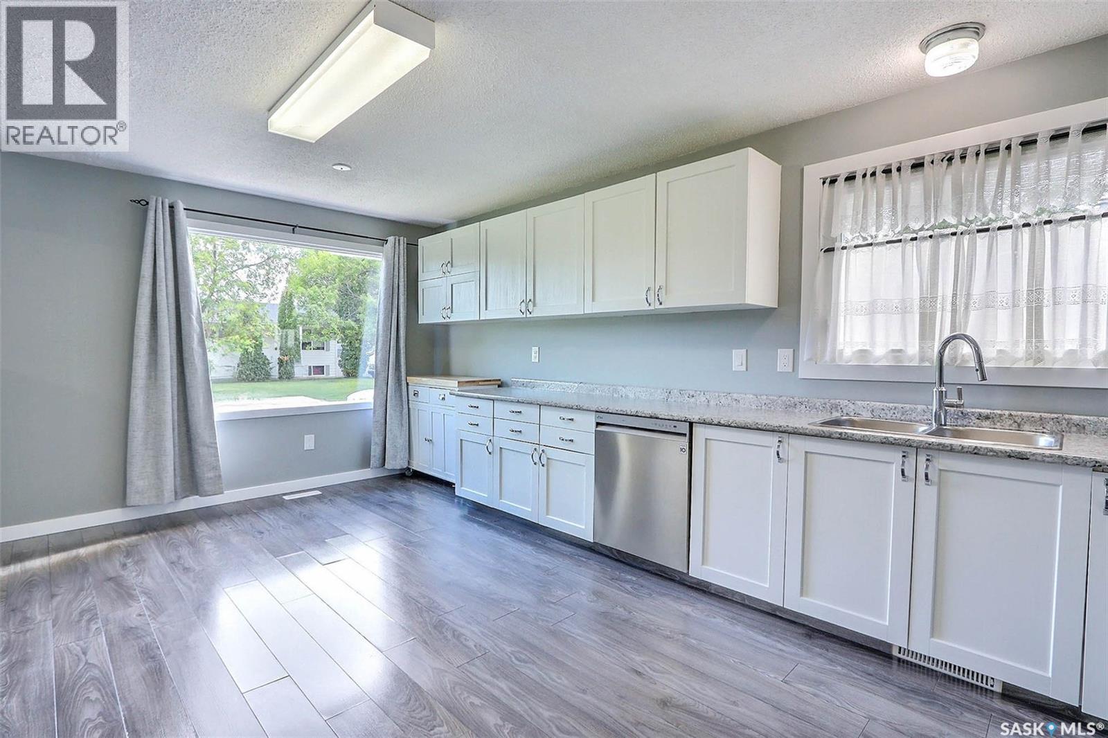 Photo 14 of 416 30th Street E, Prince Albert SK