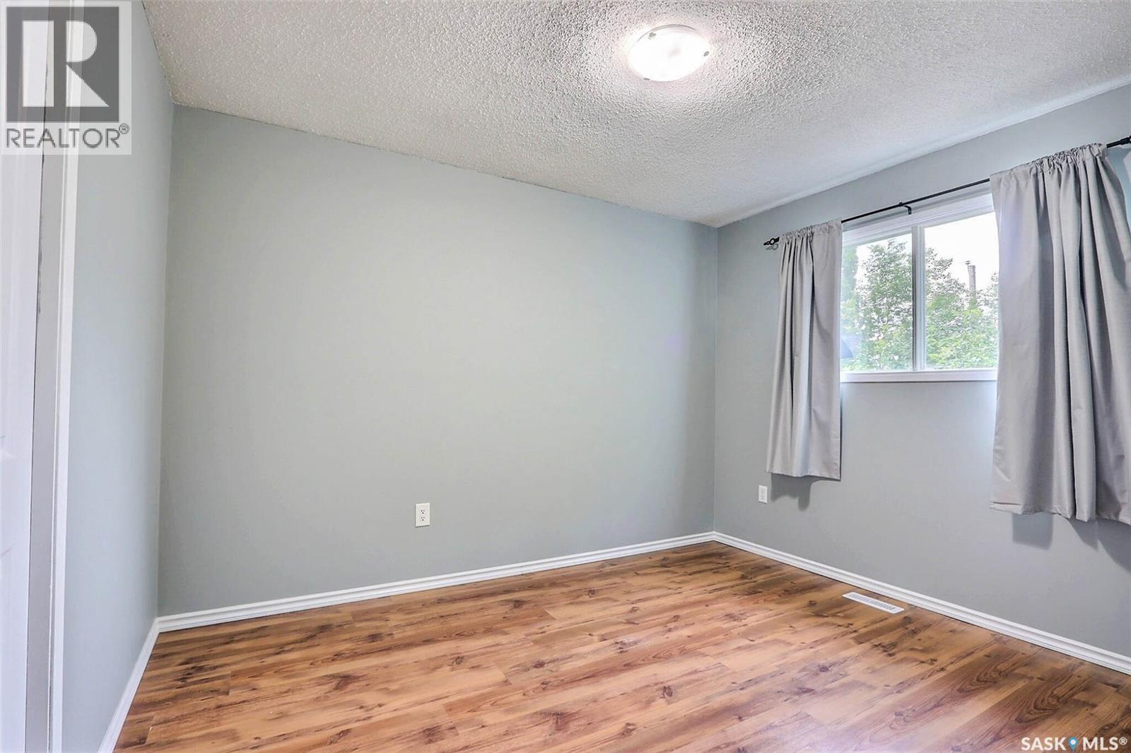 Photo 32 of 416 30th Street E, Prince Albert SK