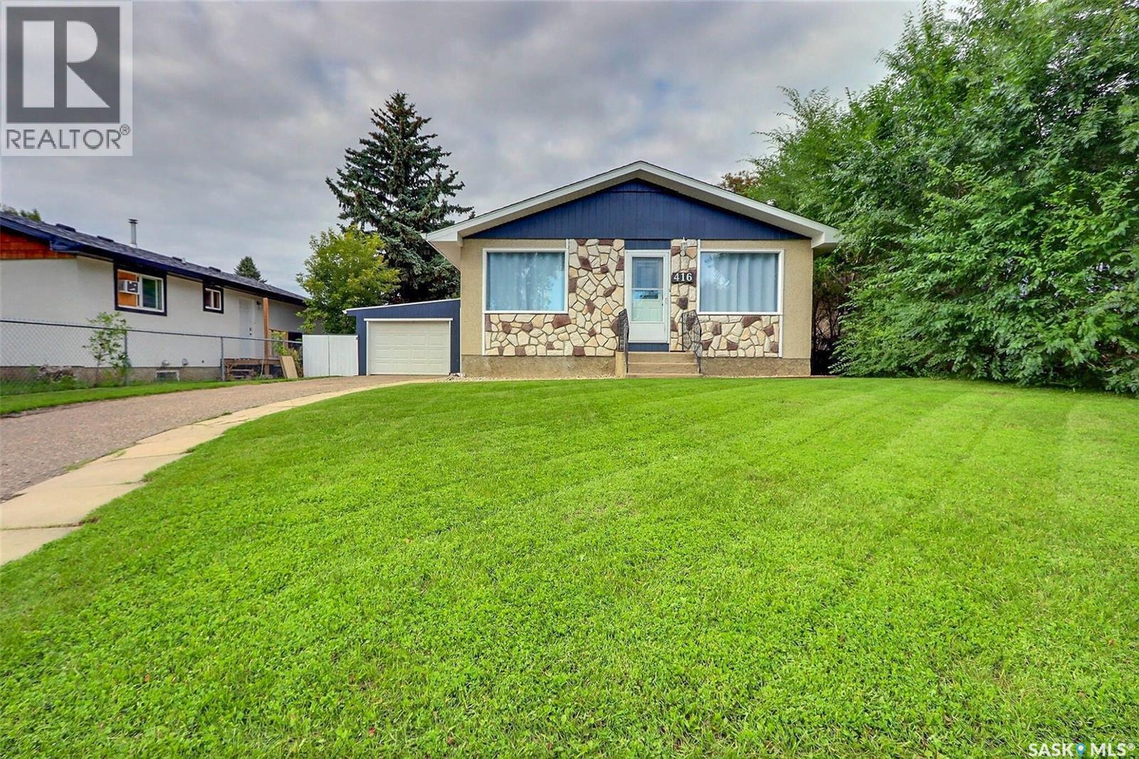 Photo 16 of 416 30th Street E, Prince Albert SK