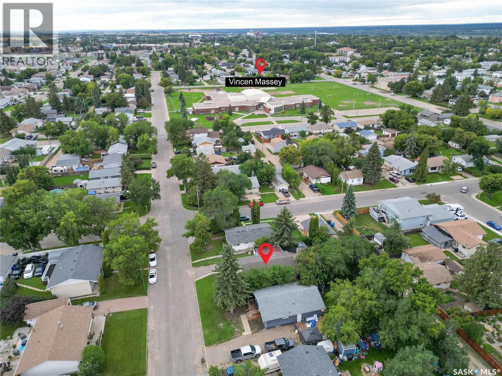 Photo 12 of 416 30th Street E, Prince Albert SK