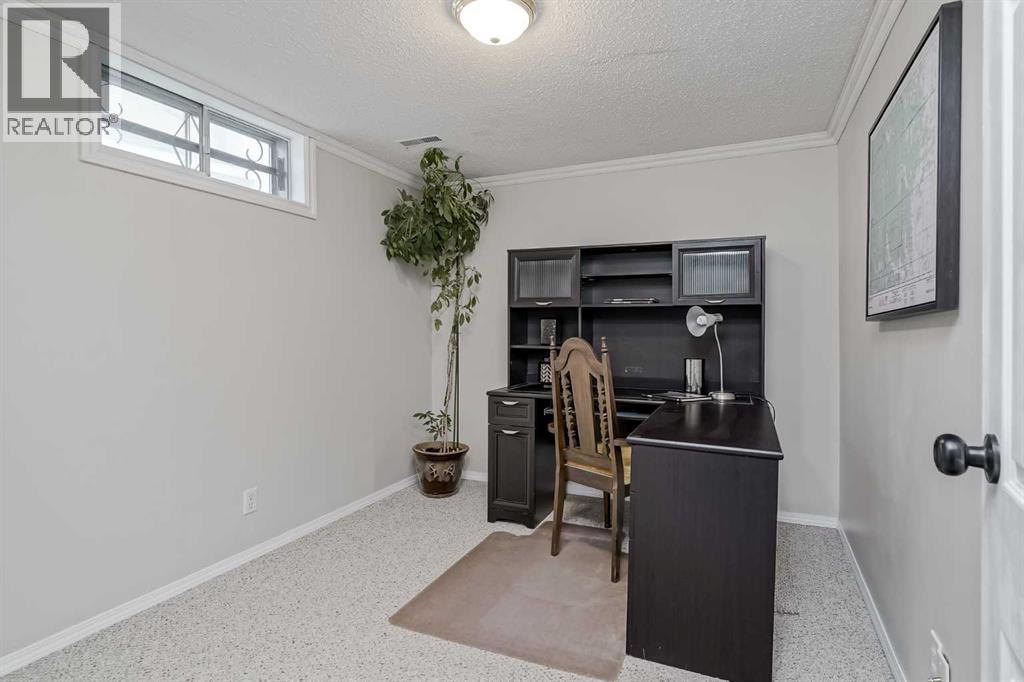 Single Family House Bungalow for Sale in  Huntertown Crescent NW Huntington Hills Calgary 