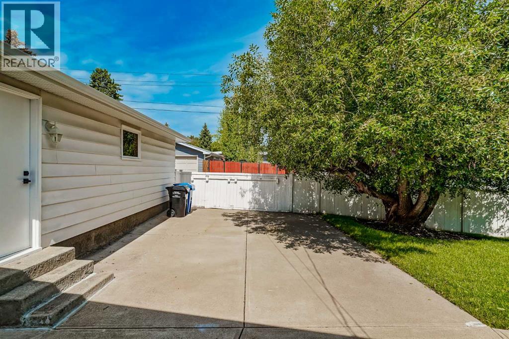 Single Family House Bungalow for Sale in  Huntertown Crescent NW Huntington Hills Calgary 