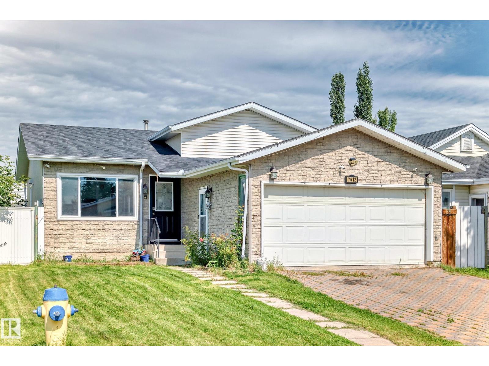 Photo 1 of 7612 189 St Nw, Edmonton AB