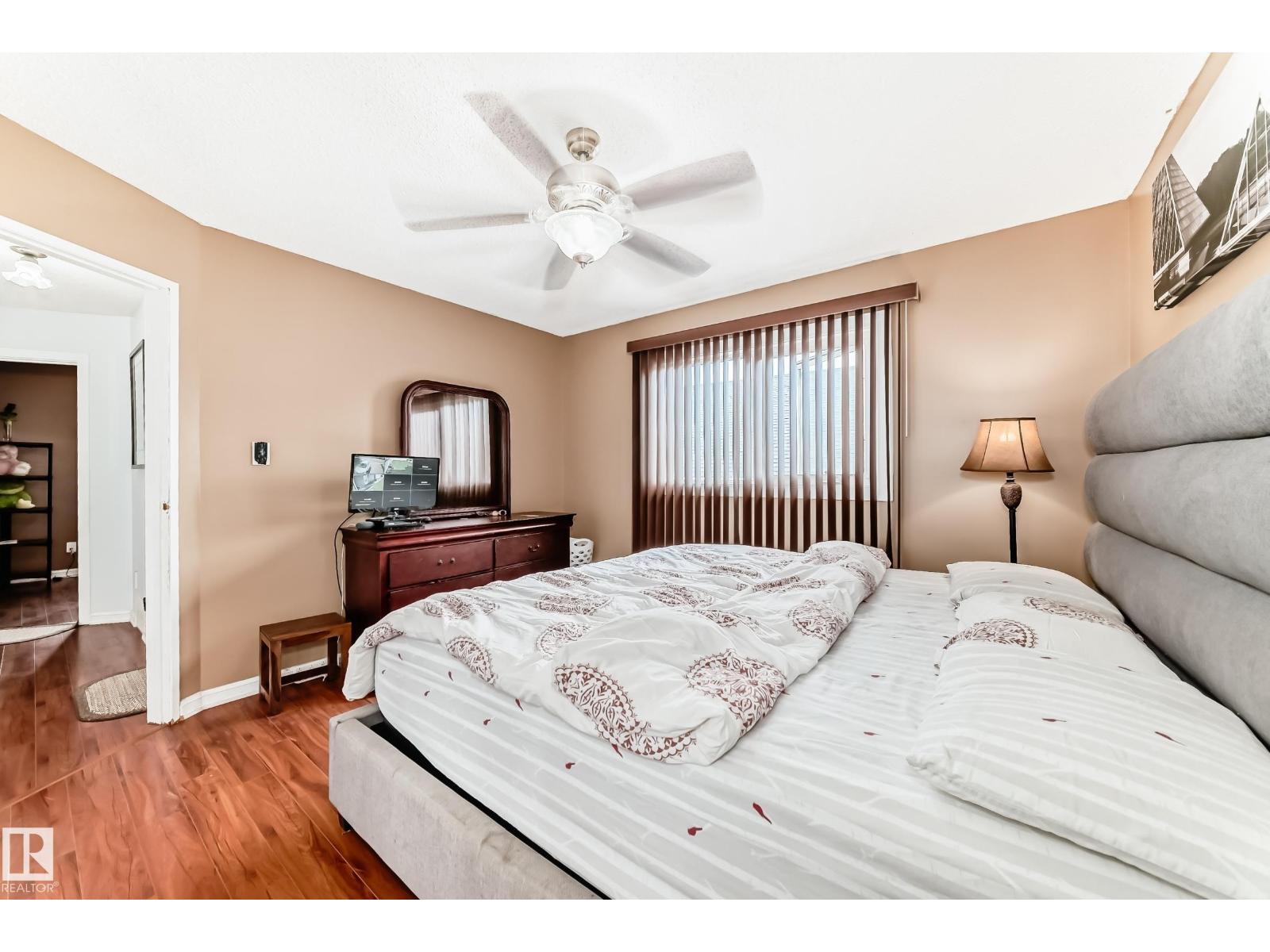 Photo 13 of 7612 189 St Nw, Edmonton AB