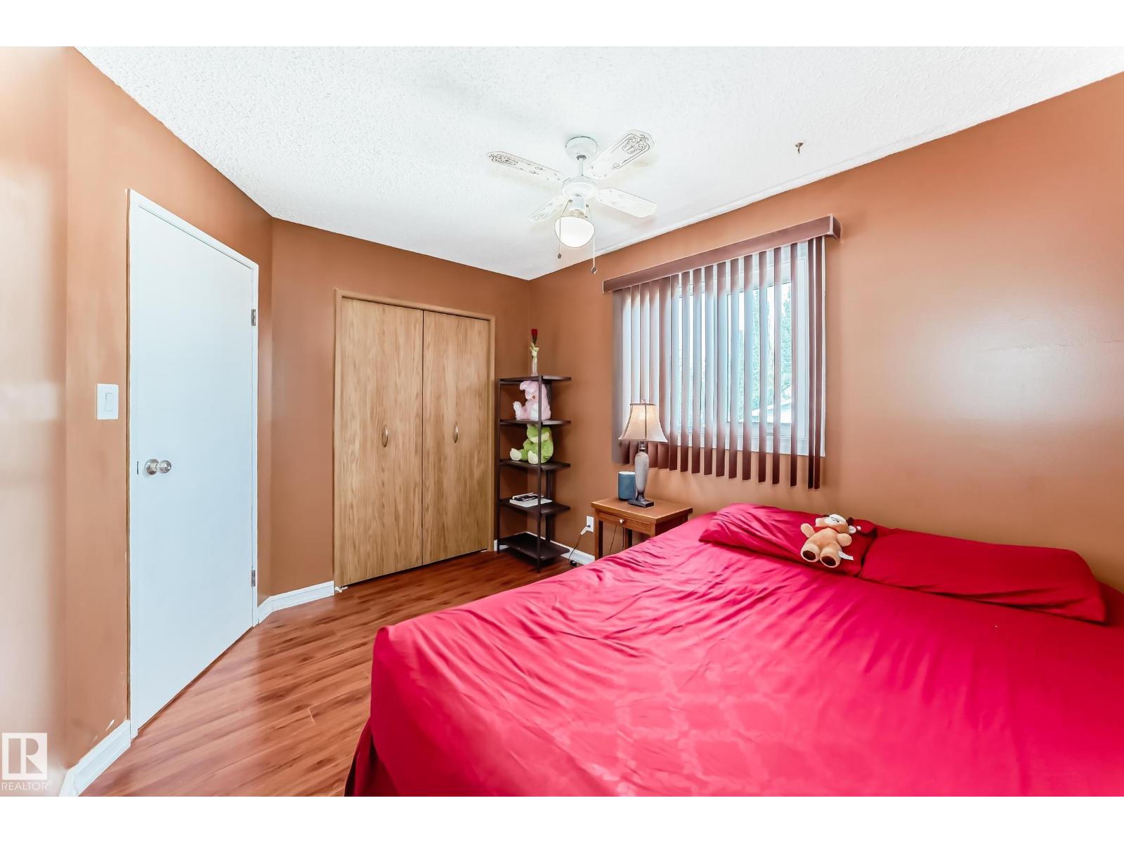 Photo 15 of 7612 189 St Nw, Edmonton AB