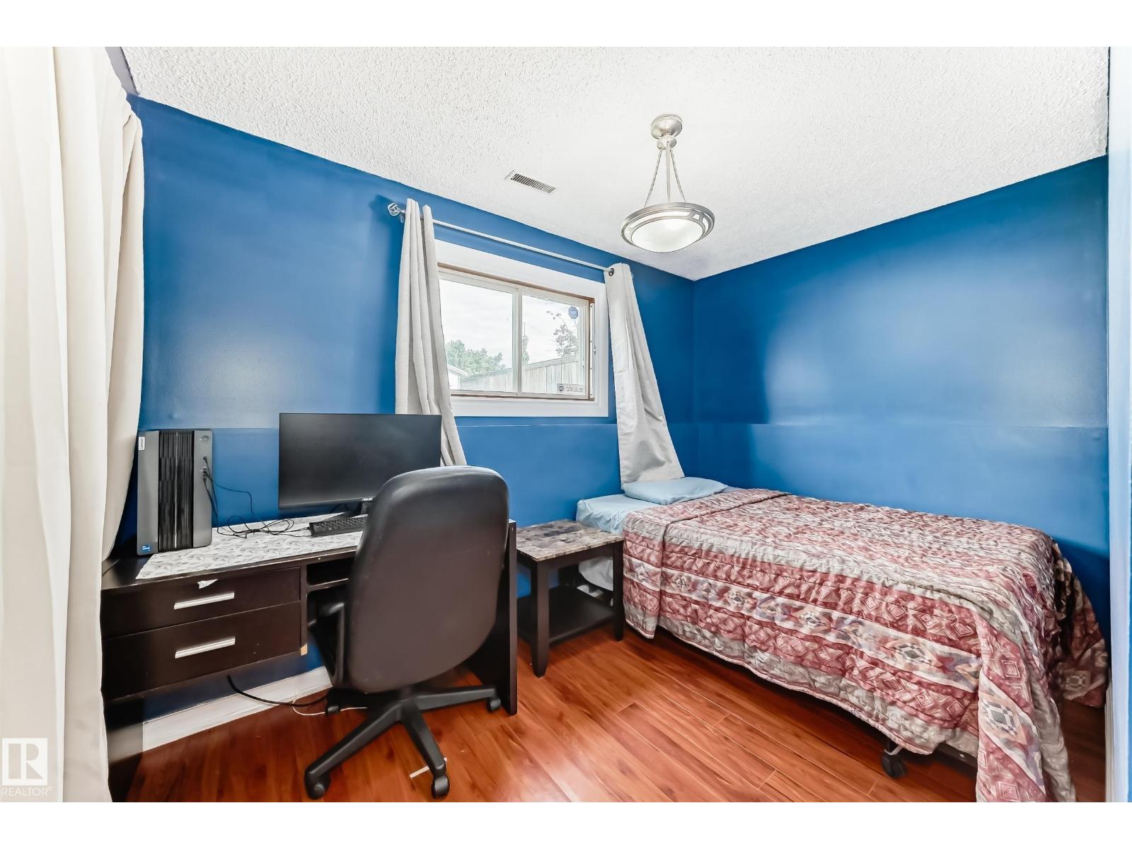 Photo 22 of 7612 189 St Nw, Edmonton AB