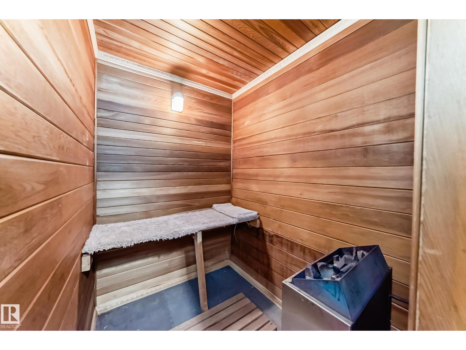 Photo 30 of 7612 189 St Nw, Edmonton AB