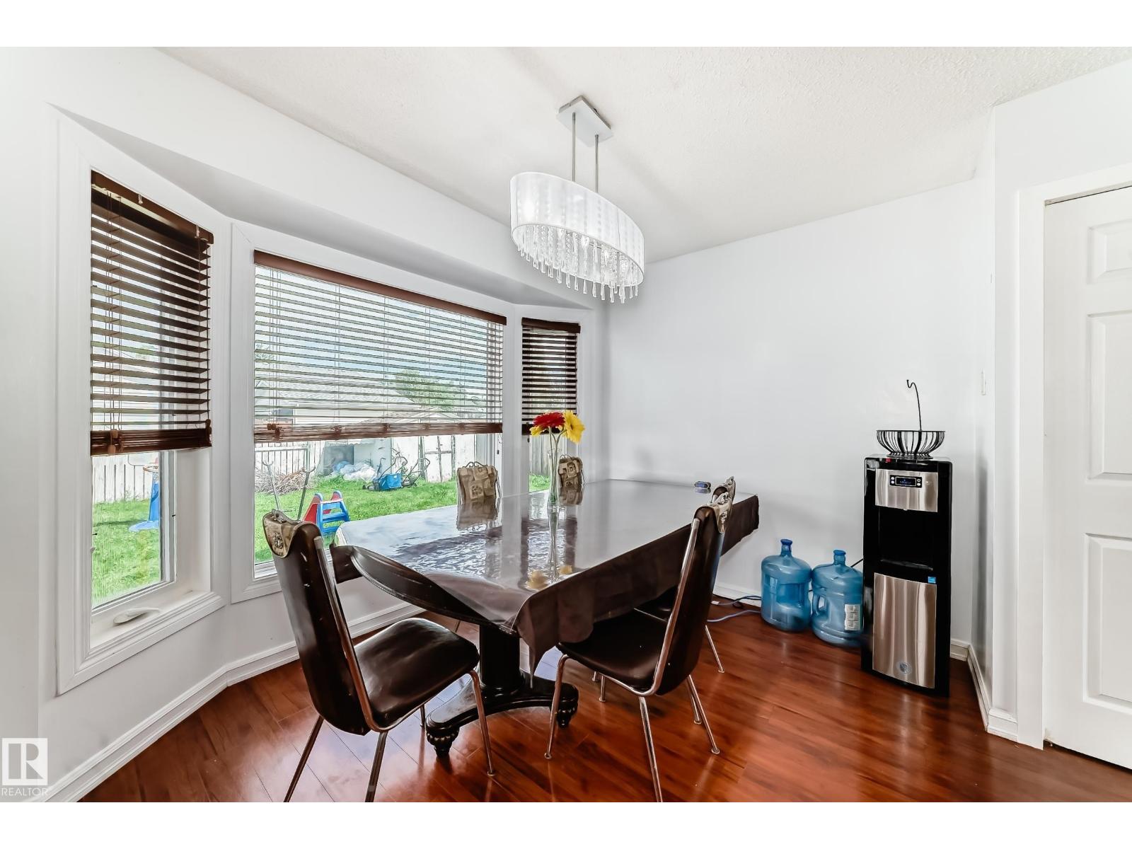 Photo 6 of 7612 189 St Nw, Edmonton AB