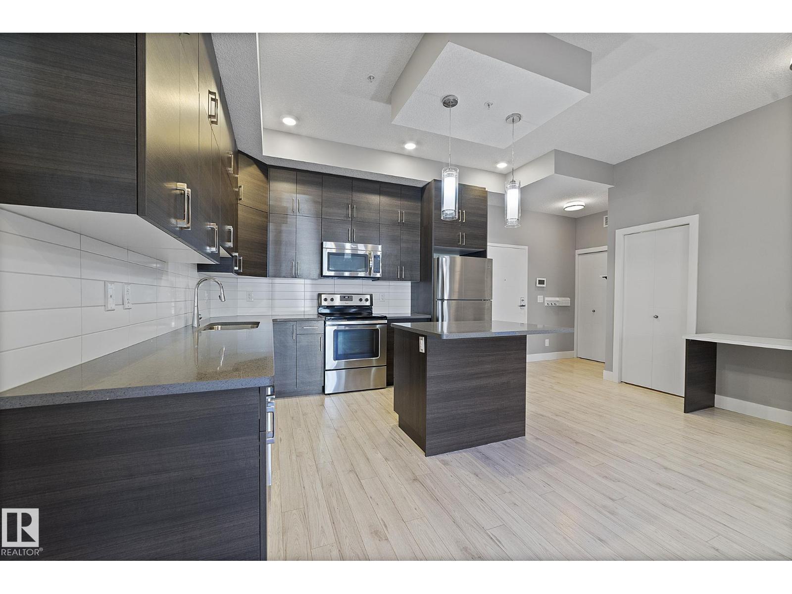 Photo 35 of 105 10006 83 Av Nw, Edmonton AB