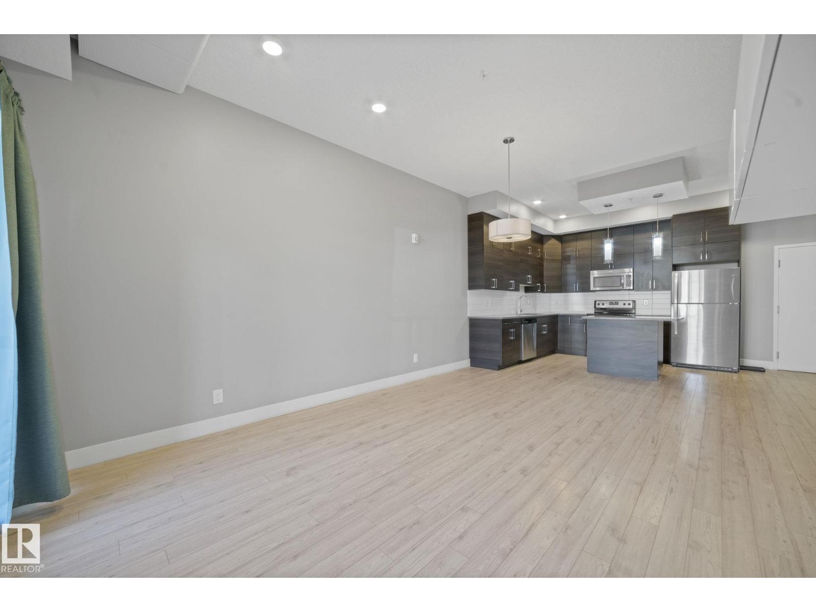 Photo 44 of 105 10006 83 Av Nw, Edmonton AB