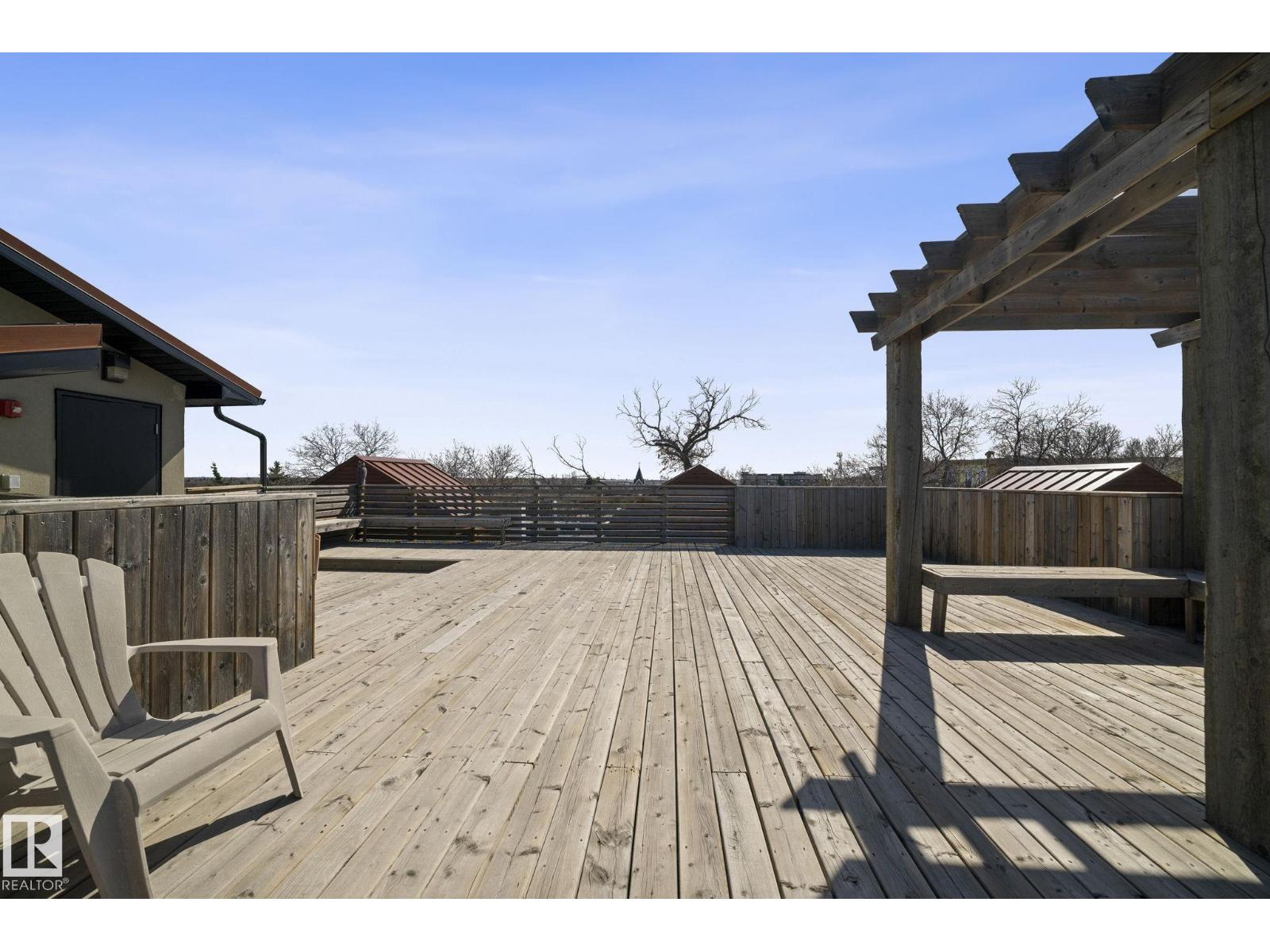 Photo 11 of 105 10006 83 Av Nw, Edmonton AB