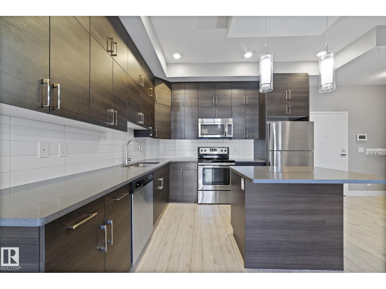 Photo 6 of 105 10006 83 Av Nw, Edmonton AB