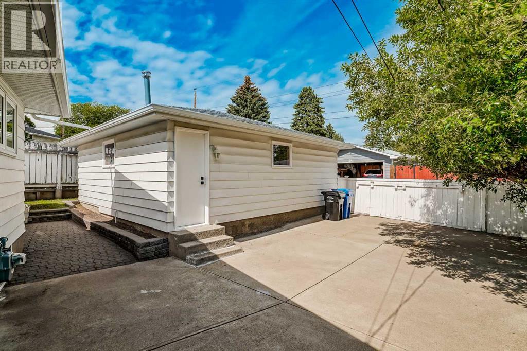 Single Family House Bungalow for Sale in  Huntertown Crescent NW Huntington Hills Calgary 